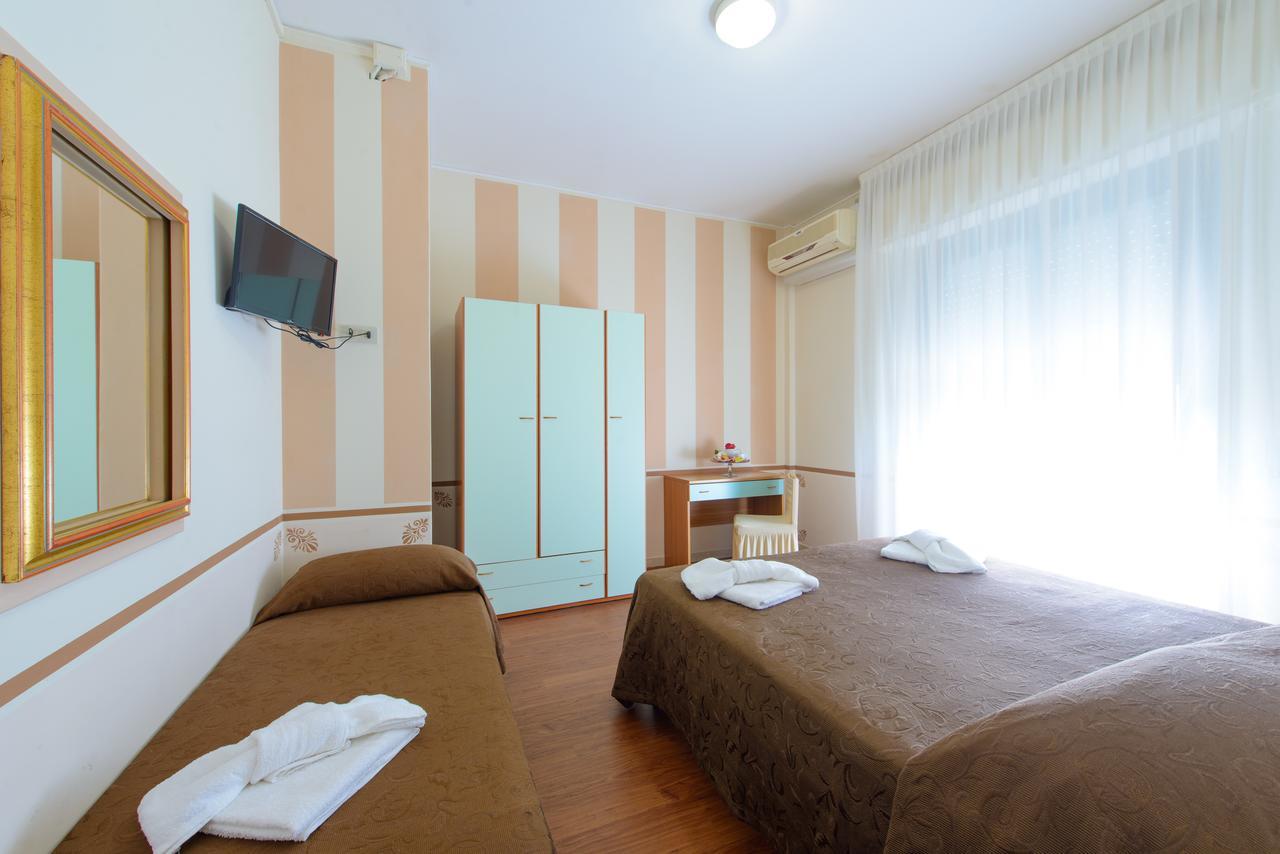 Hotel Maracaibo Rimini Kültér fotó